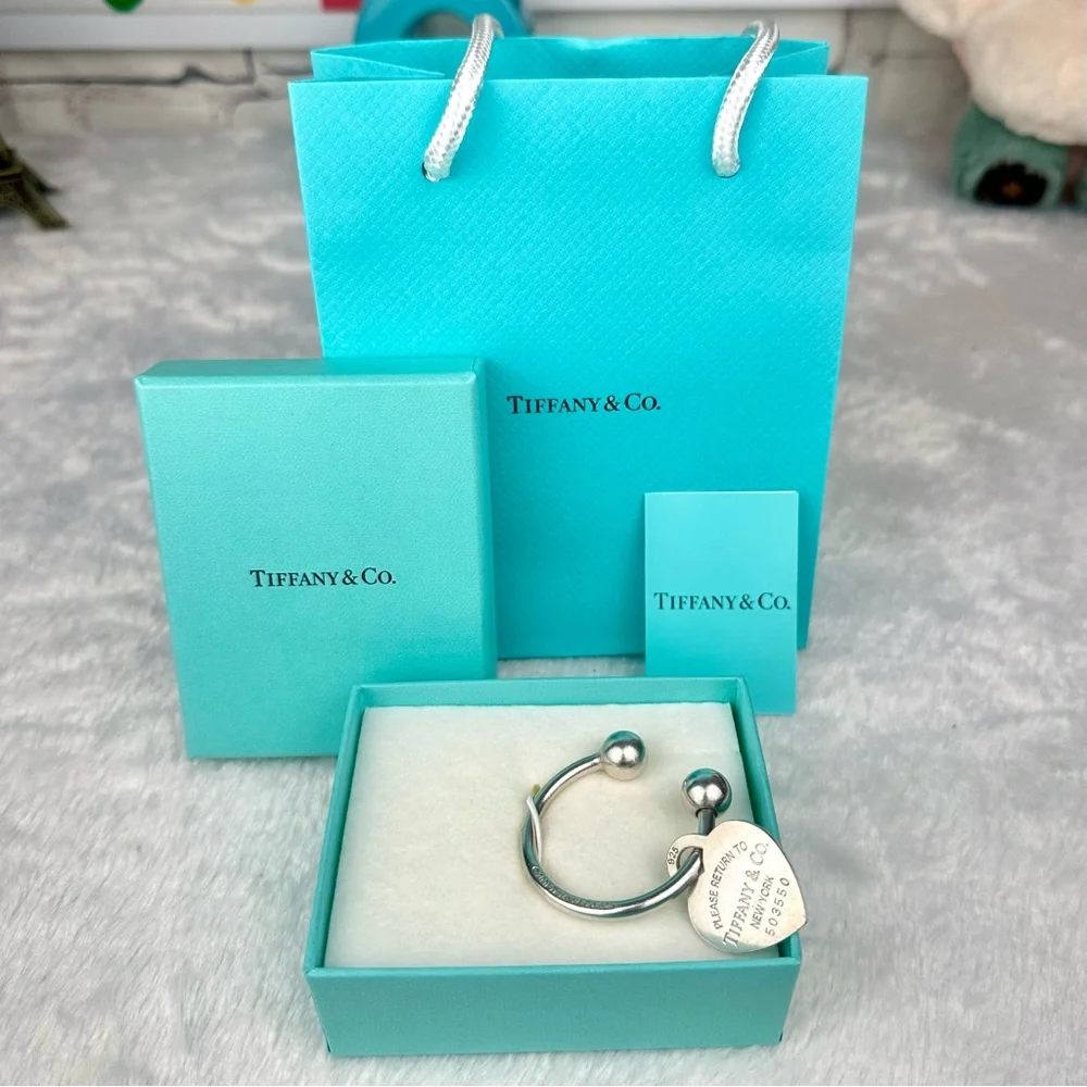 Tiffany & Co 925 Silver Keyring Charm VERY NICE. GREAT GIFT IDEA! - Picture 2 of 8